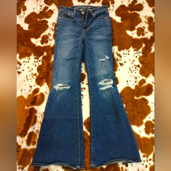 Women's American Eagle Distressed Bell Bottom Flare Jeans - Picture 4 of 7